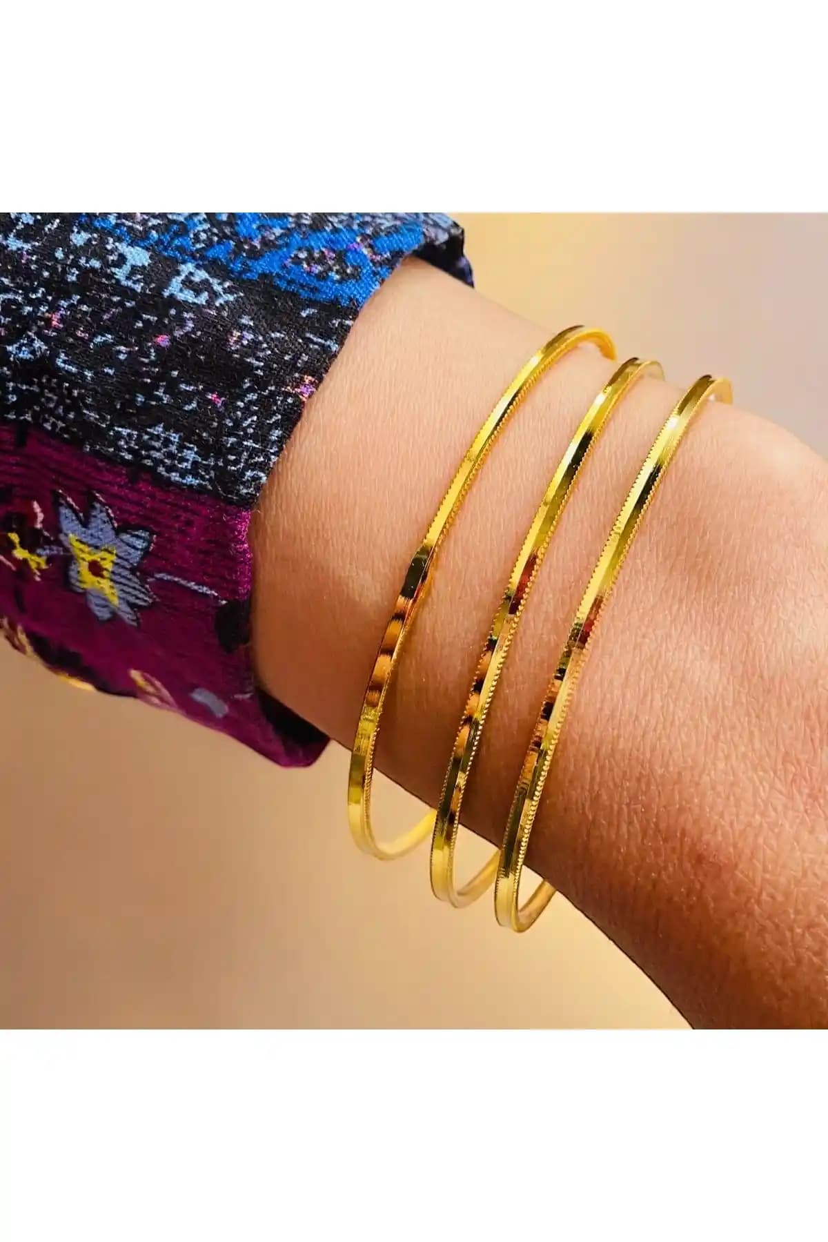 Xesha 3 Lü Ajda Bilezik: Şık ve Dayanıklı Kadın Takısı Ürün Özellikleri ve Kullanım Tavsiyeleri