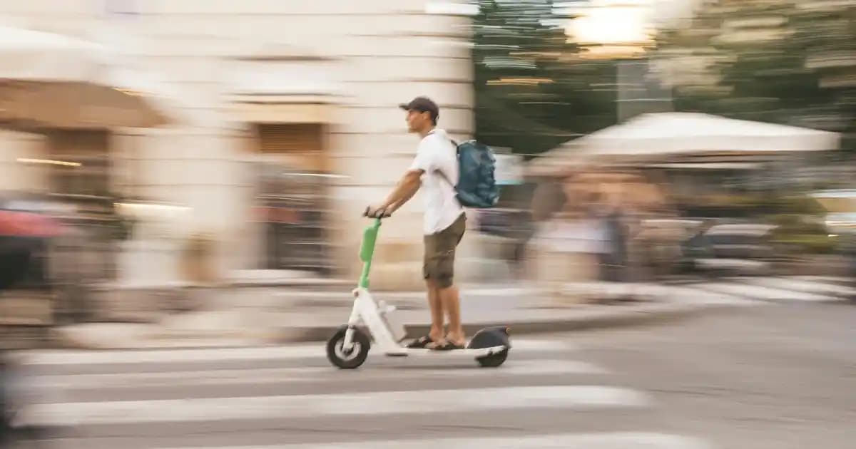 AcnMat: Akneye Eğilimli Hassas Ciltler İçin Güneş Koruyucu ve Bakım Ürünü Özellikleri
