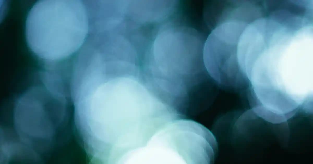 Blistex Lip Brilliance Dudak Bakım Ürünü İncelemesi ve Kullanım İpuçları