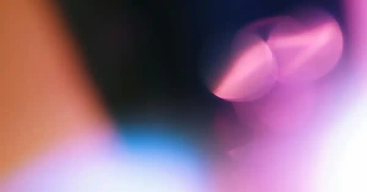 Böğürtlen Siyahı Saç Rengi: Derinlik ve Çekicilik Sunan Modern Bir Seçenek