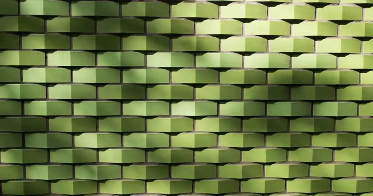 Bronzlaştırıcı Güneş Yağı Rehberi: Doğal ve Işıltılı Bir Bronzluk İçin Bilmeniz Gerekenler