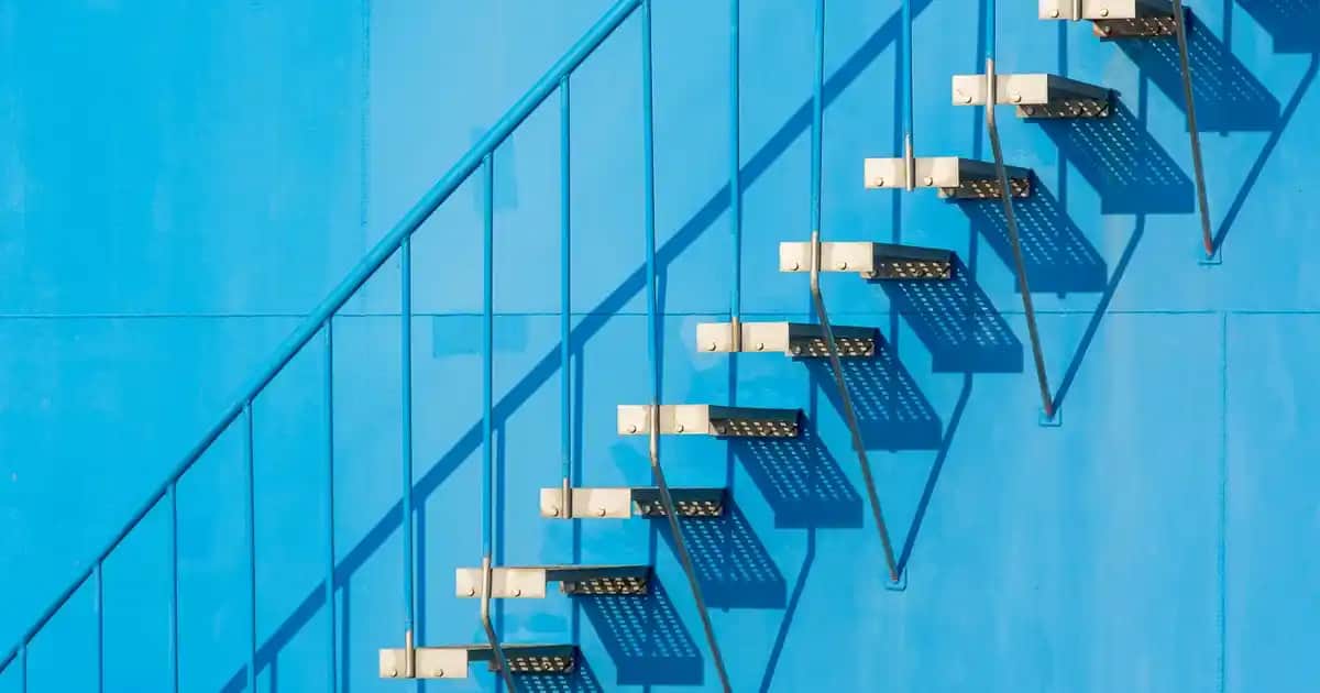 Flormar Snow Glam Serisi ile Zarif ve Parlak Tırnaklar İçin En İyi Seçenekler