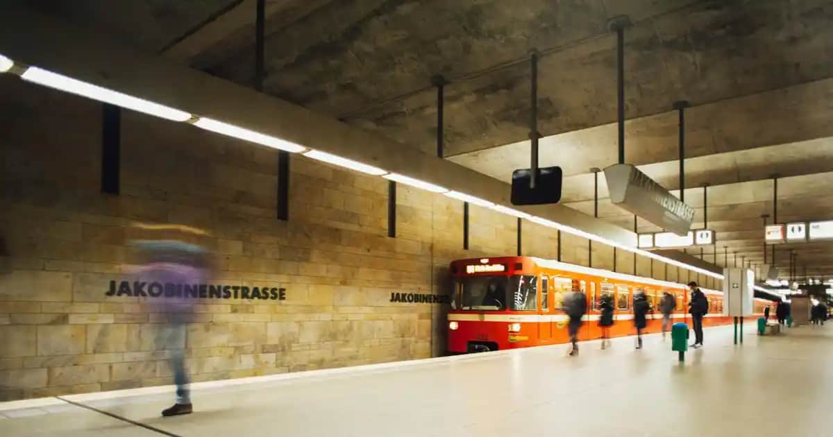 Garnier Çift Fazlı Makyaj Temizleme Suyu: Hassas Ciltler İçin Etkili ve Güvenilir Çözüm