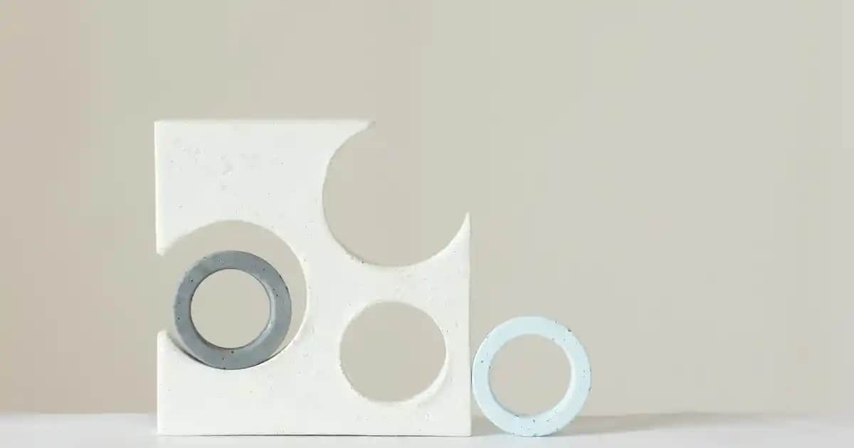 Gümüş Sarı Palette: Modern ve Soğuk Tonlarda Parlak Saç Renkleri Rehberi