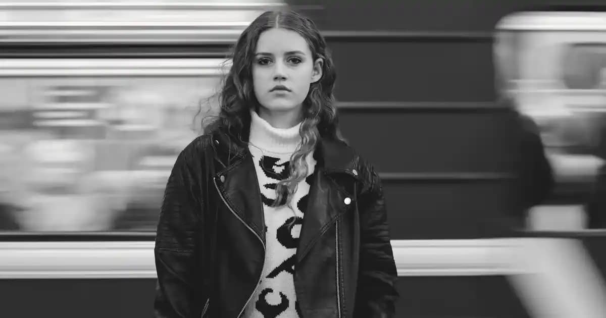 Kozmetikte Soft Lila Renginin Kullanımı ve Güzellik Trendleri Analizi