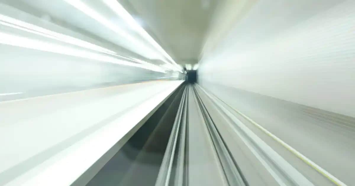 Light Fondöten Nedir ve Doğal Görünüm İçin Nasıl Seçilir Kullanılır