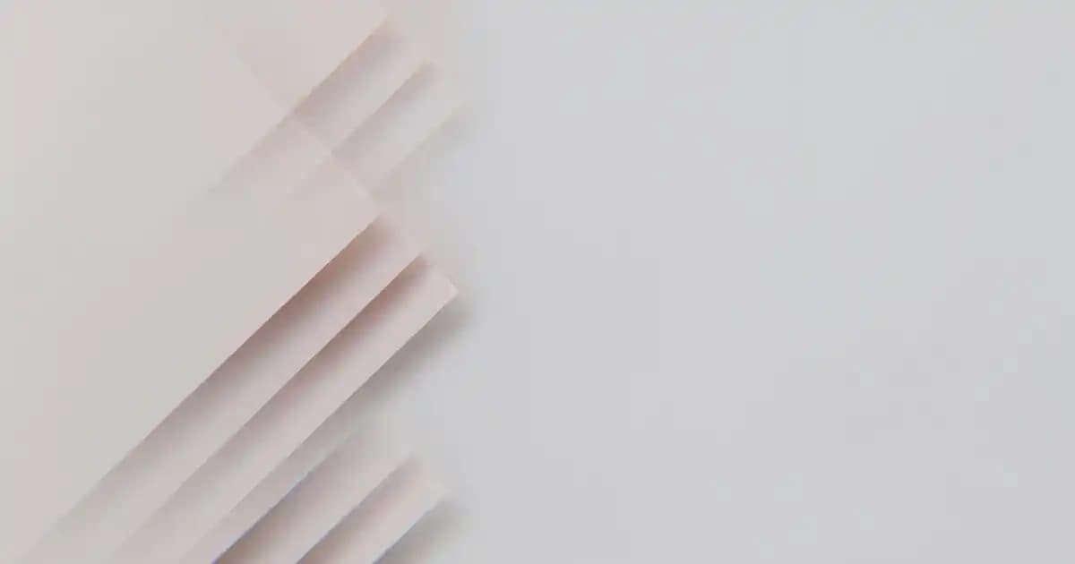 Mat Eyeliner Seçimi ve Kullanımı: Doğal ve Kalıcı Göz Makyajı İpuçları