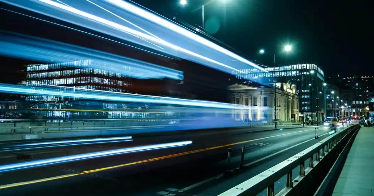 Maybelline Likit Aydınlatıcılar ile Doğal Parlaklık ve Güzellik Yaratma Rehberi