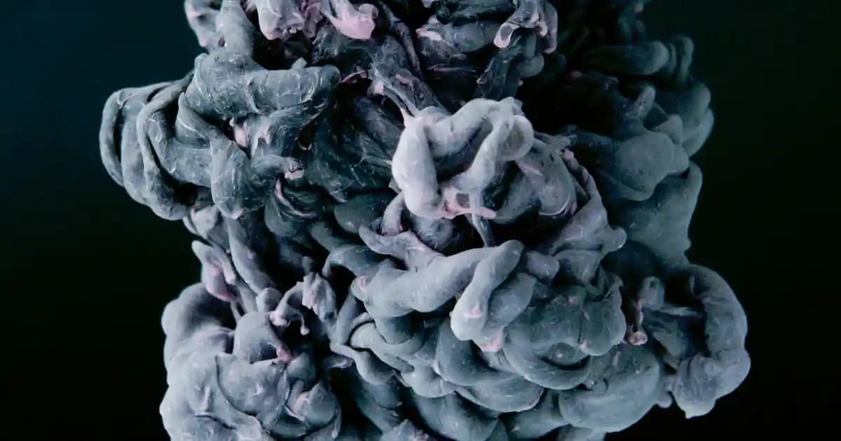 Nivea Teneke Krem: Güvenilir ve Çok Yönlü Klasik Cilt Bakım Ürünü