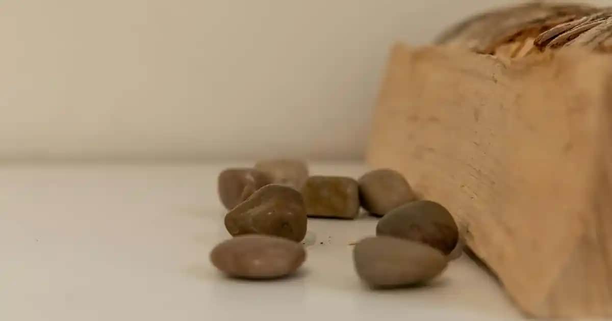 Parlatıcı Makyaj ile Dudaklara Işıltı Katmanın En Etkili Yolları