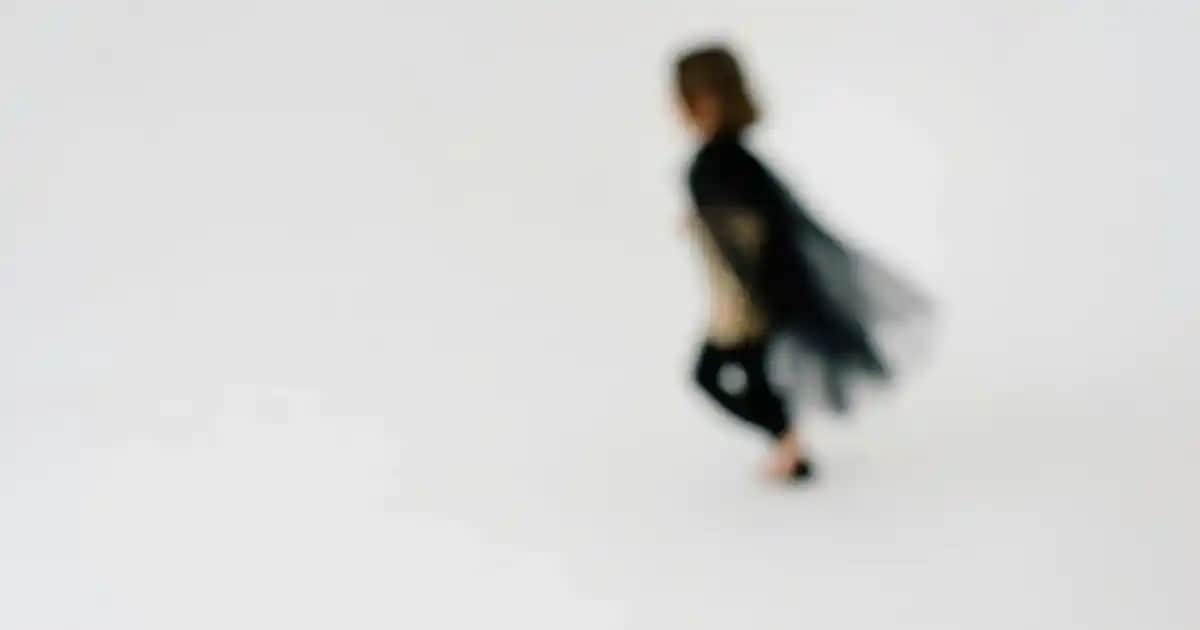 Rebul Blazer Erkekler İçin Modern ve Çekici Parfüm Deneyimi Yaratır