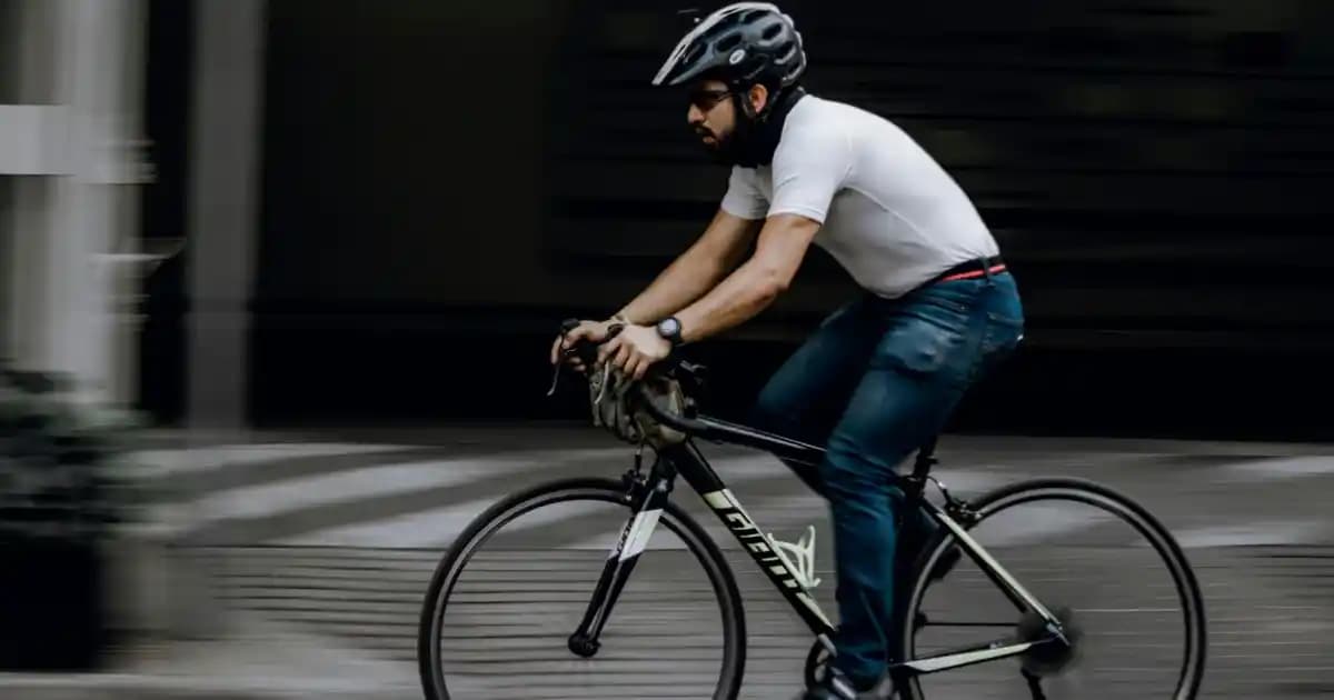 Renkli Güneş Kremi Nedir ve Neden Gündelik Cilt Bakımında Tercih Edilmeli