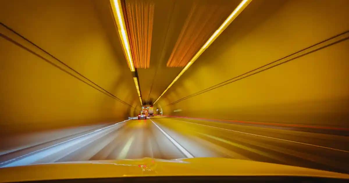 Ruj Çeşitleri ve Trendleri: Kozmetik Dünyasında Dudak Bakımının Önemi ve Seçim İpuçları