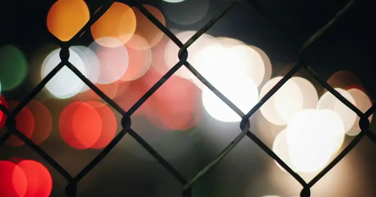 Sıvı Aydınlatıcı Kullanımı ve Makyajda Işıltı Sağlama Yöntemleri