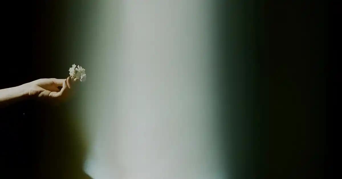 SVR Ampoule Refresh Göz ve Yüz Bakımı İçin Yenilikçi ve Etkili Serum Çözümü