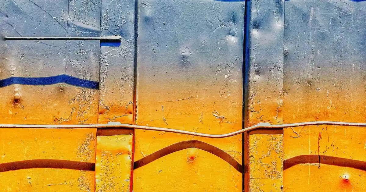 Titan Sarı Saç Boyası: Parlaklık ve Doğallık Sunan Modern Saç Renk Seçenekleri