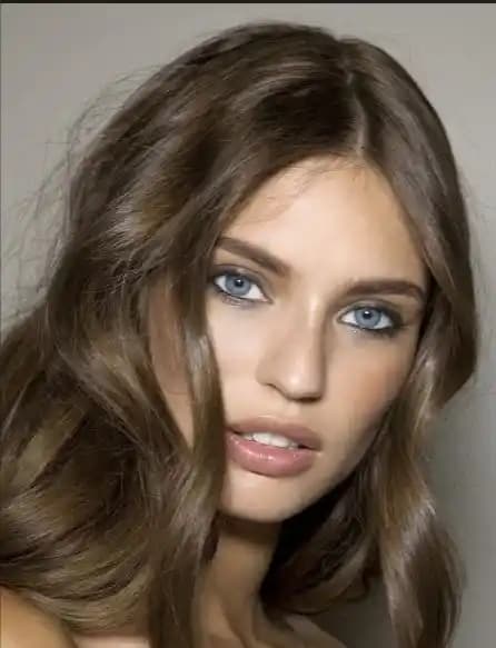 7 Numara Saç Renkleri: Doğallık ve Şıklığı Yansıtan Açık Kahverengi Tonlar