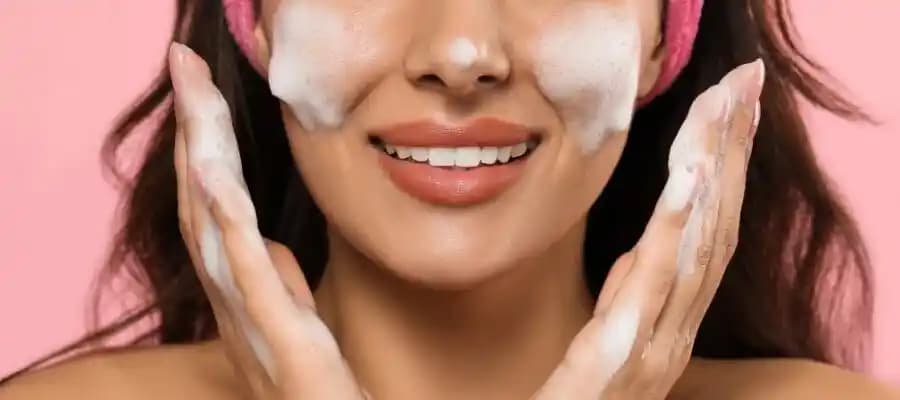 Ağda Sonrası Cilt Bakımı: Ne Sürülmeli ve Tahriş Nasıl Önlenir?