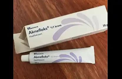 Aknefloks Krem: Akne ve Bakteriyel Cilt Enfeksiyonlarında Etkili Topikal Tedavi