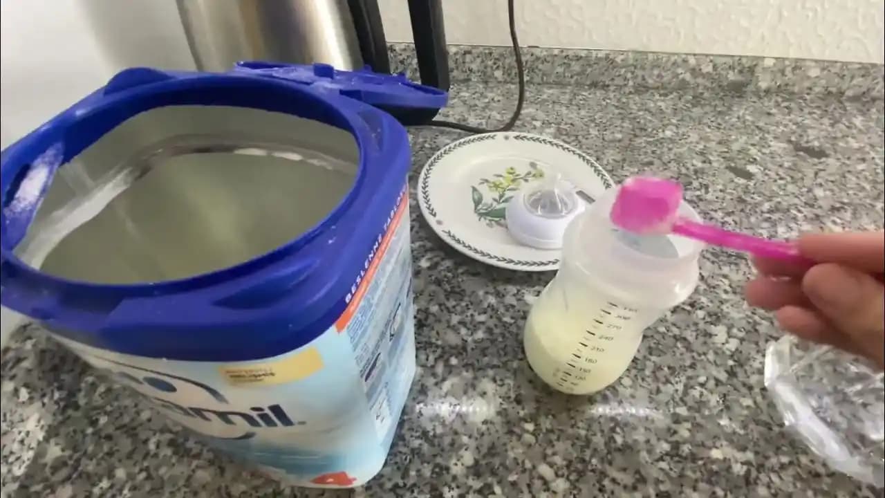 Aptamil Bebek Maması Nasıl Hazırlanır? Doğru Kullanım ve Saklama Rehberi