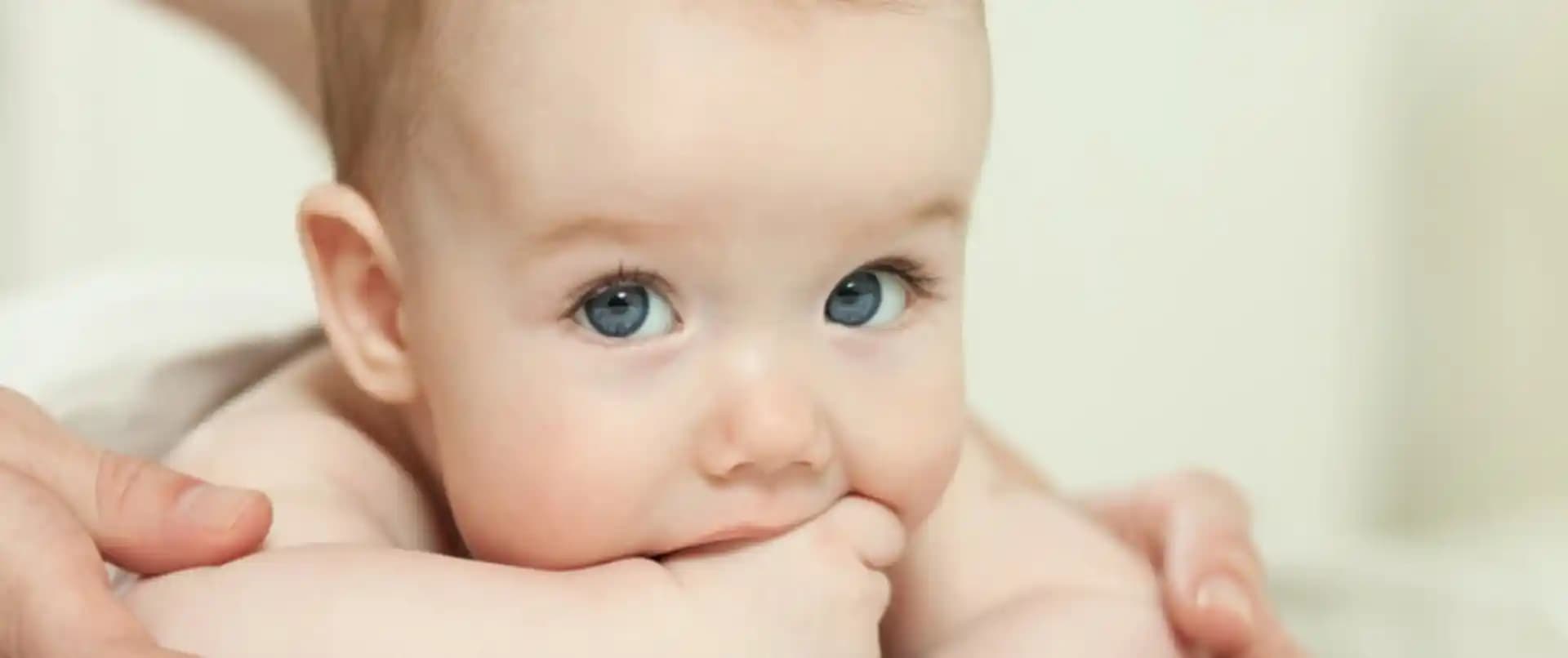 Bebek Cilt Kuruluğu: Nedenleri, Belirtileri ve Etkili Bakım Yöntemleri