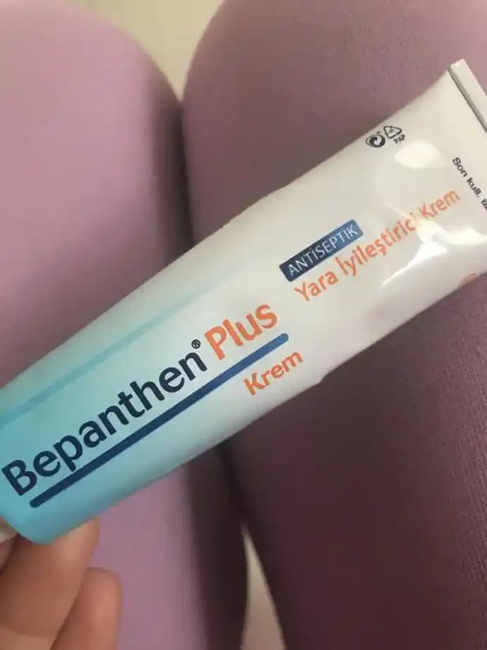 Bepanthol Krem Dudaklara Sürülür Mü? Doğru Kullanım ve Faydaları Rehberi