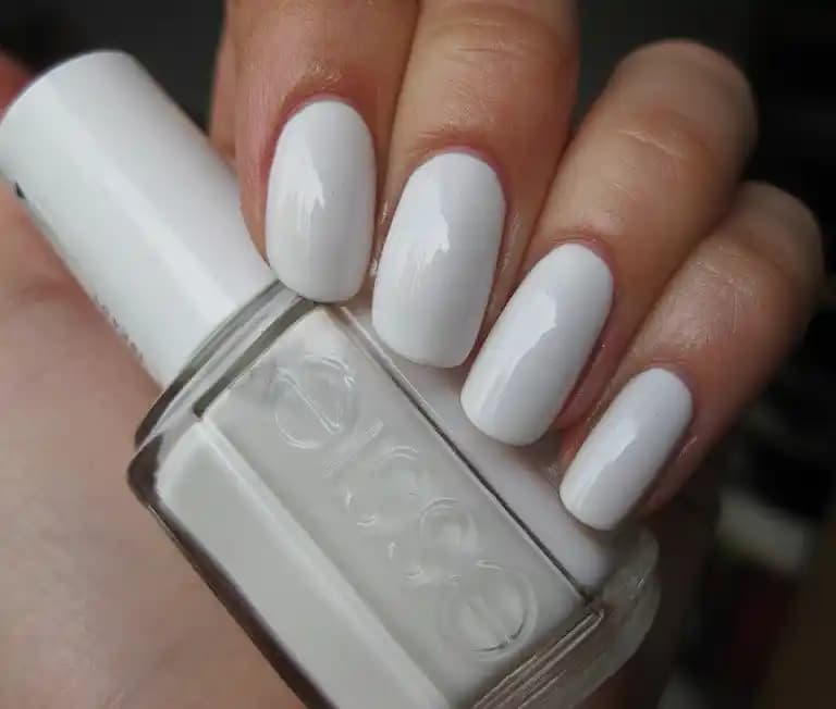 Beyaz Oje Anlamı ve Kullanımı: Saflık, Zarafet ve Güzellikte Evrensel Bir Sembol