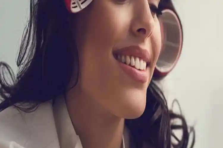 Bigudi Saçta Ne Kadar Kalmalı? Saç Tipine Göre Kalıcı Dalga Rehberi