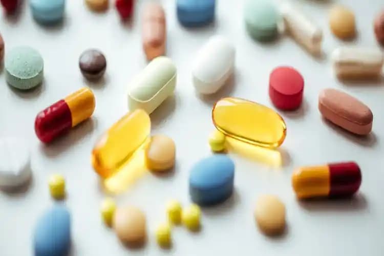 Biotin Takviyesi: Aç veya Tok Karnına Alımın Saç, Cilt ve Tırnak Sağlığına Etkisi