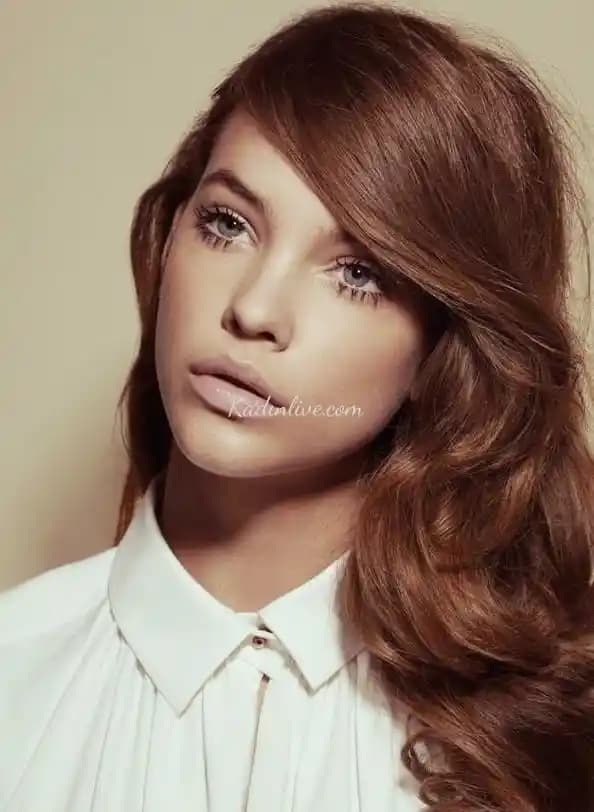 Bronz Kahverengi Saç Rengi: Doğal ve Şık Görünüm İçin İdeal Ton Seçimi