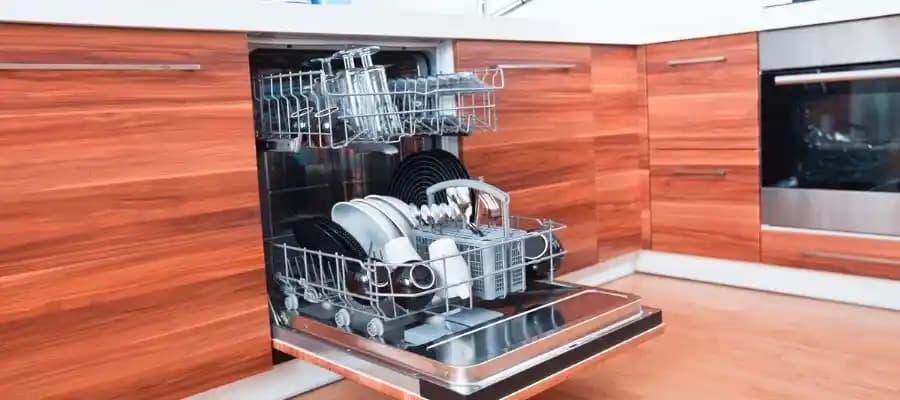 Bulaşık Makinesine Ne Konur? Doğru Ürün Seçimi ile Parlak ve Temiz Bulaşıklar