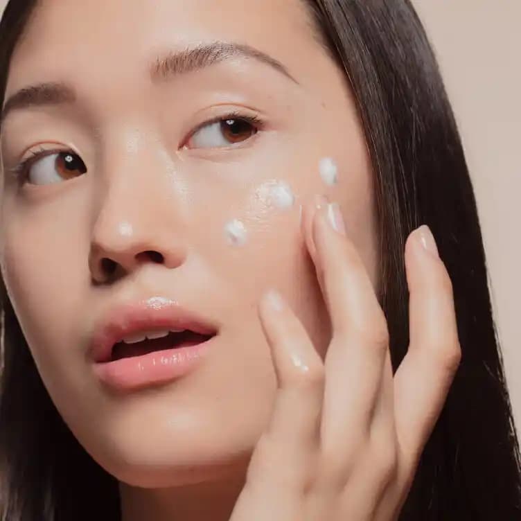 Ciltteki Blemishler: Nedenleri, Türleri ve Etkili Bakım Yöntemleri Hakkında Bilgi