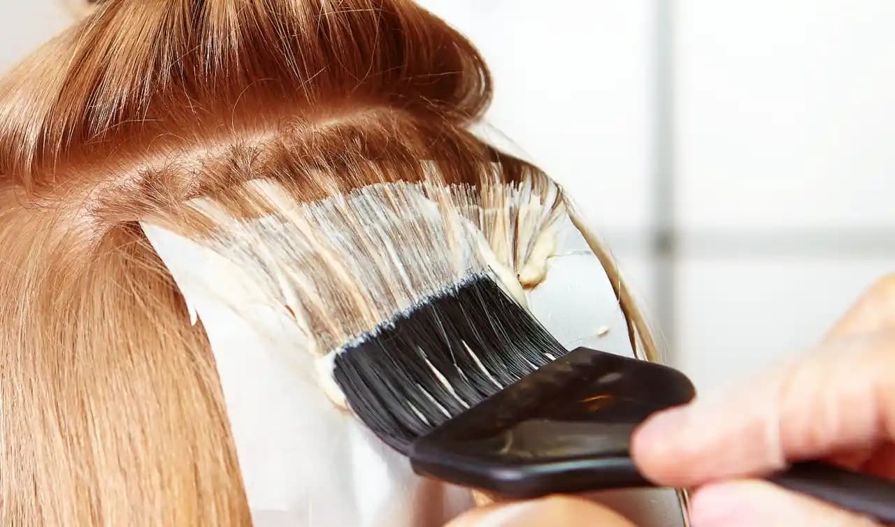 Saç Boyasının Saçta Kalma Süresi ve Rengini Uzatma Yöntemleri: Kalıcılık ve Bakım