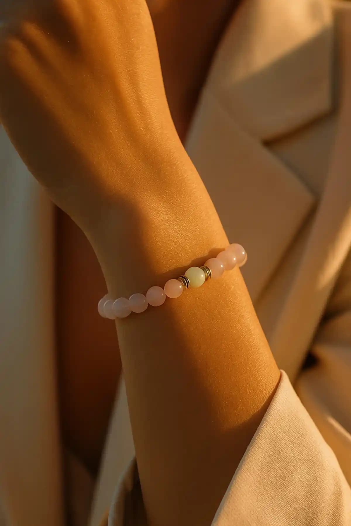 Padore Accessory Doğal Taş Bileklik: Pembe Kuvars ve Ay Taşı ile Enerji ve Şıklık