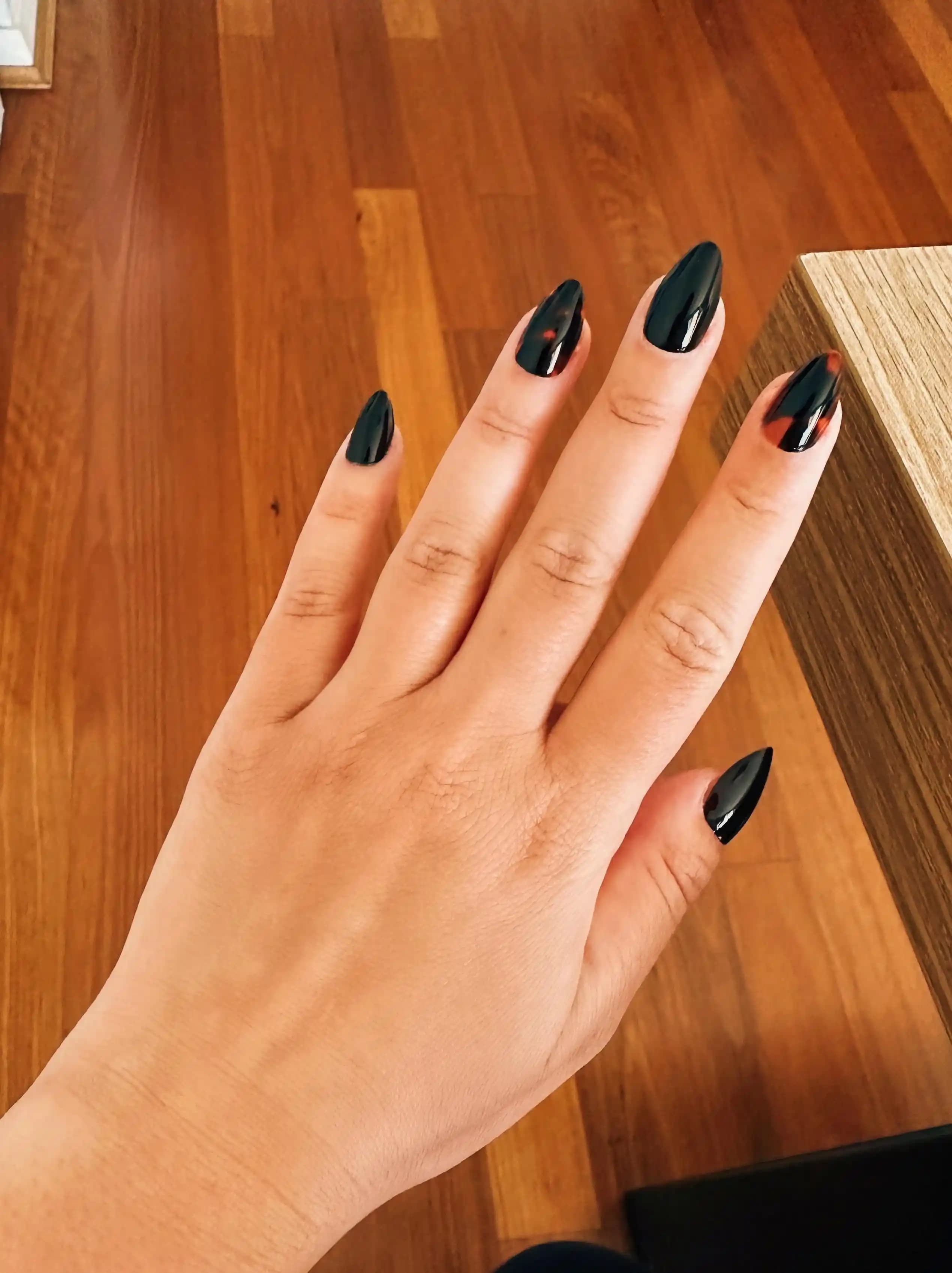 20 Dolar Altında Lüks Görünümlü Press On Tırnaklar ve Uygulama İpuçları