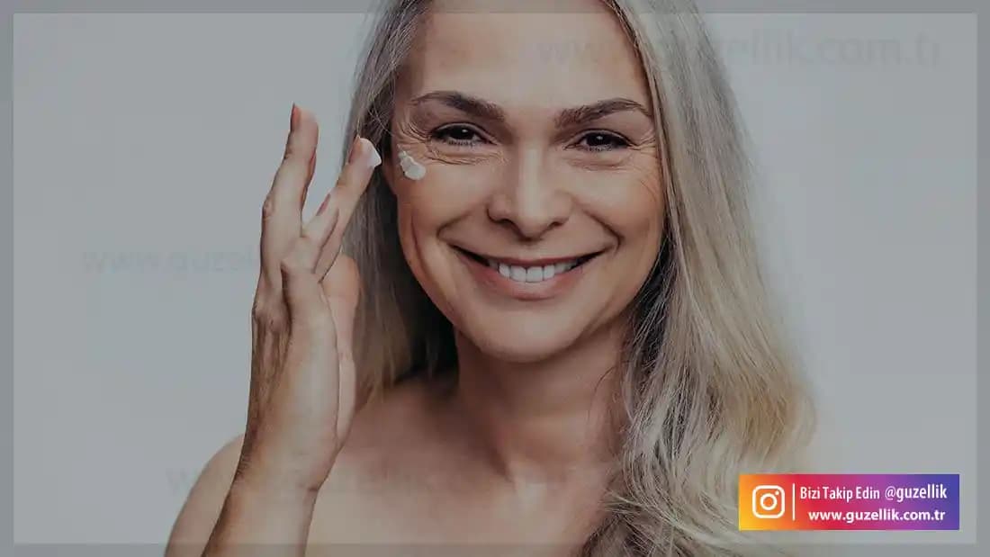 30'lu ve 40'lı Yaşlardaki Kadınlar İçin Günlük Cilt Bakım Rutinleri ve Temel Prensipler