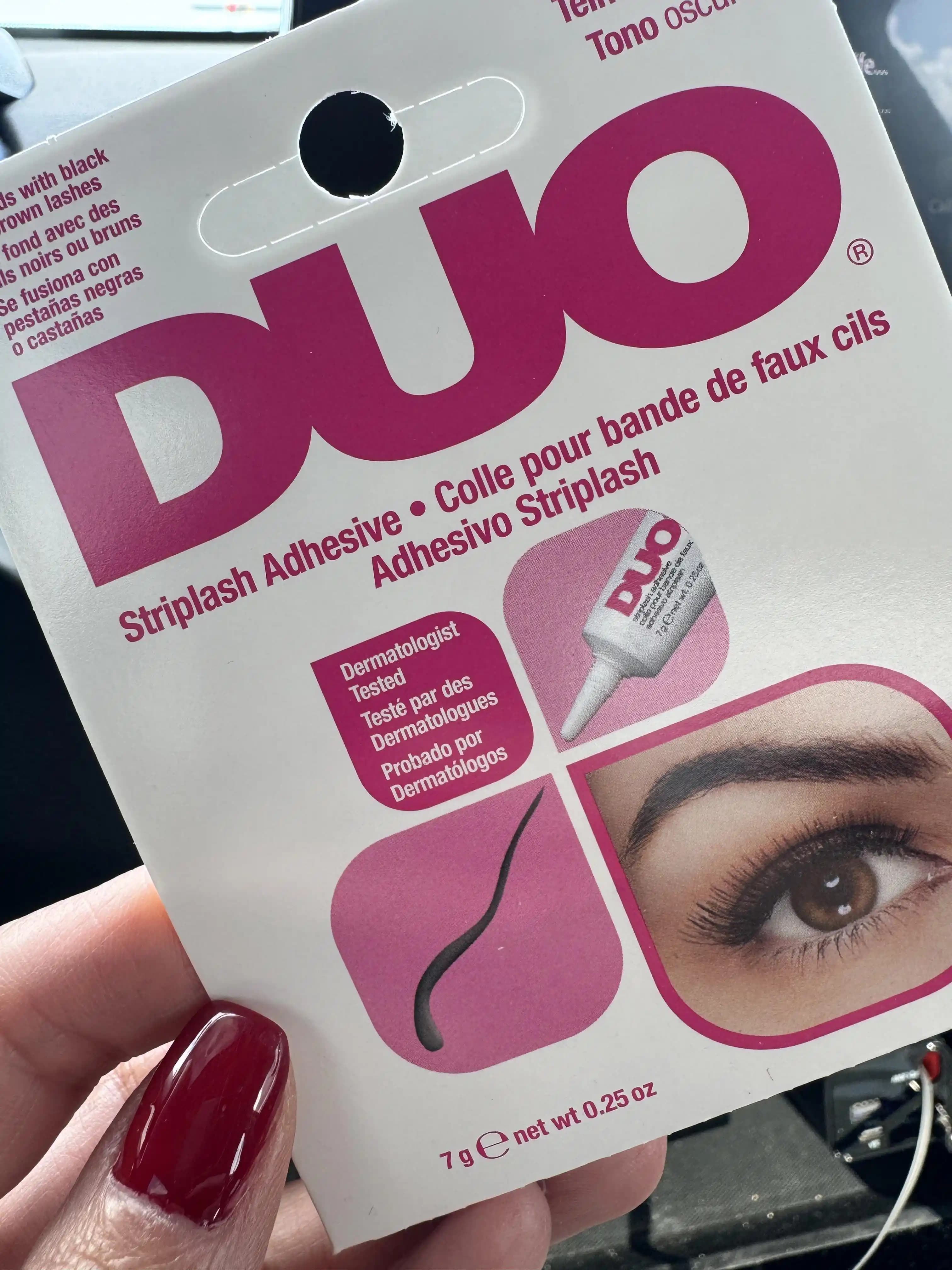 DUO Kirpik Yapıştırıcısındaki Formül Değişikliği ve Kullanıcı Deneyimleri Üzerine Analiz