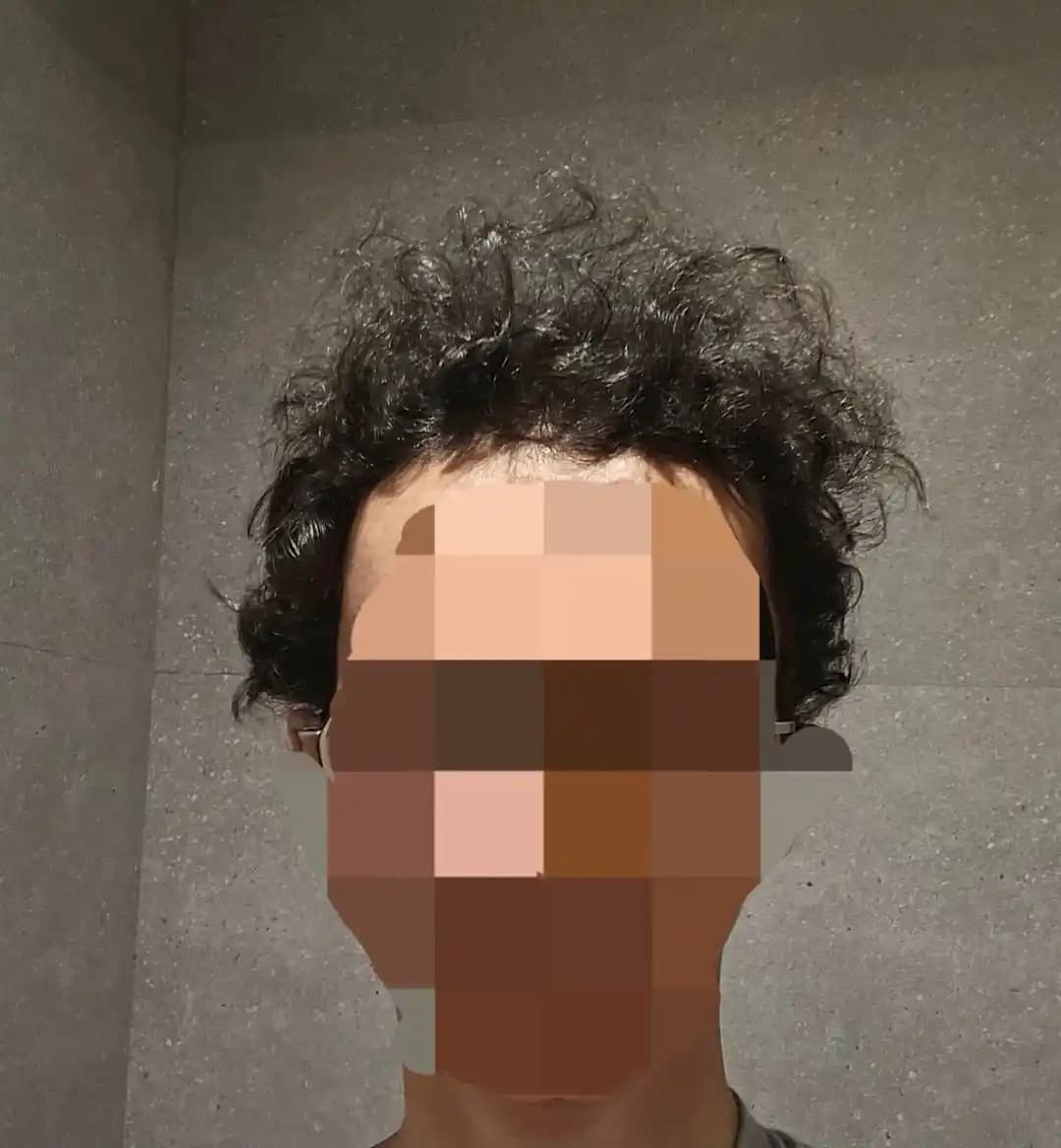 Kıvırcık ve Dalgalı Saç Tiplerinin Anlaşılması ve Etkili Bakım Yöntemleri