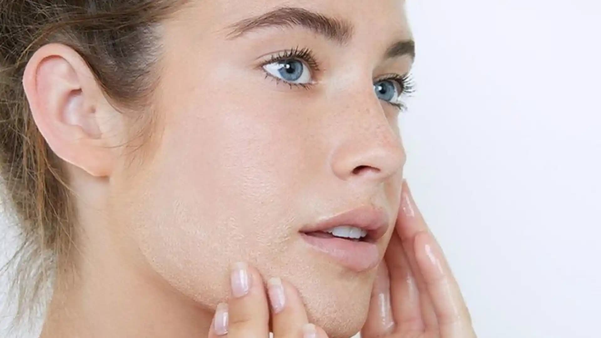 Kuru Ciltler İçin Nemlendirici Fondöten Seçimi ve Etkili Cilt Hazırlığı Yöntemleri