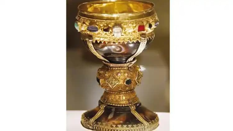 Makyaj Koleksiyonunuzda Vazgeçilmez Olan Kutsal Kase Ürünlerin Özellikleri ve Tercih Sebepleri