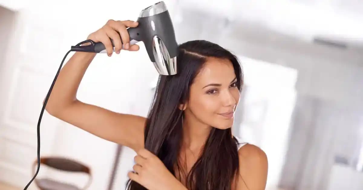 Saç Kurutma Yöntemleri: Hava ile Kurutma ve Fön Kullanımının Sağlık Üzerindeki Etkileri