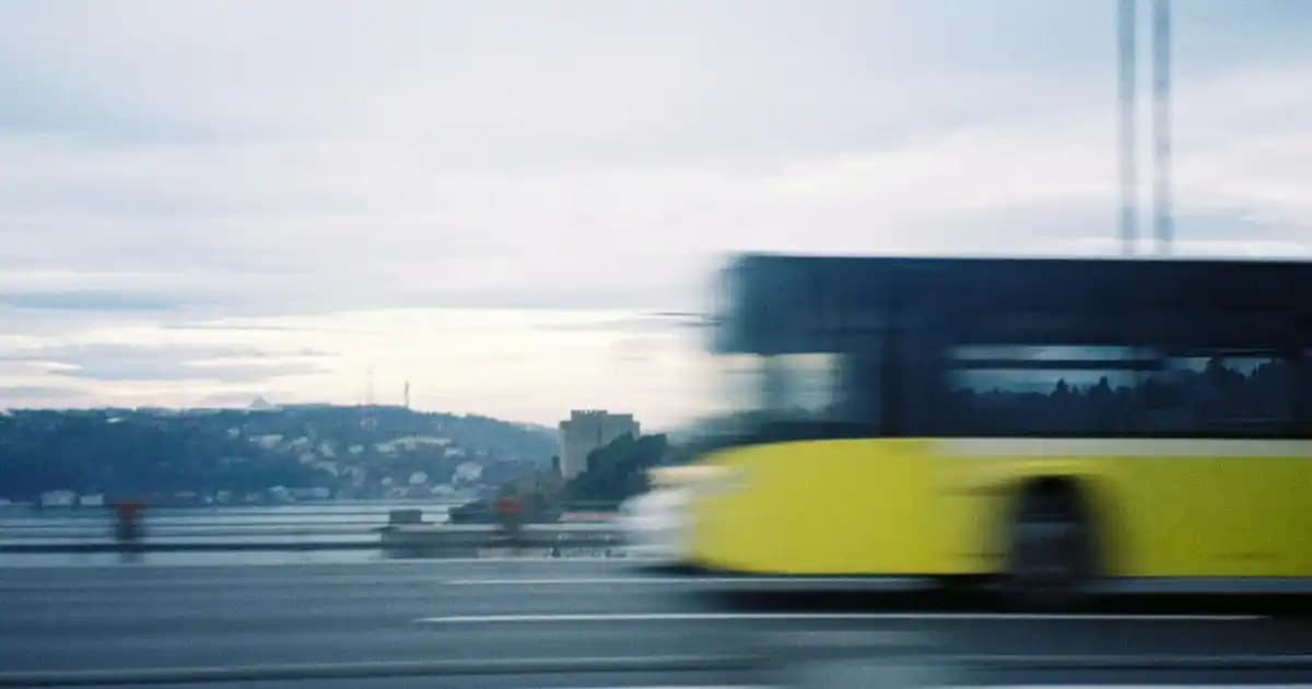 Deliksiz Tragus Küpe: Konfor ve Şıklığı Bir Arada Sunan Modern Takı Modelleri