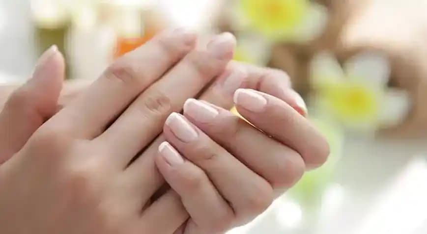 Derin Tırnak İzi Nasıl Geçer? Etkili Yöntemler ve Bakım Önerileri ile Sağlıklı Tırnaklar