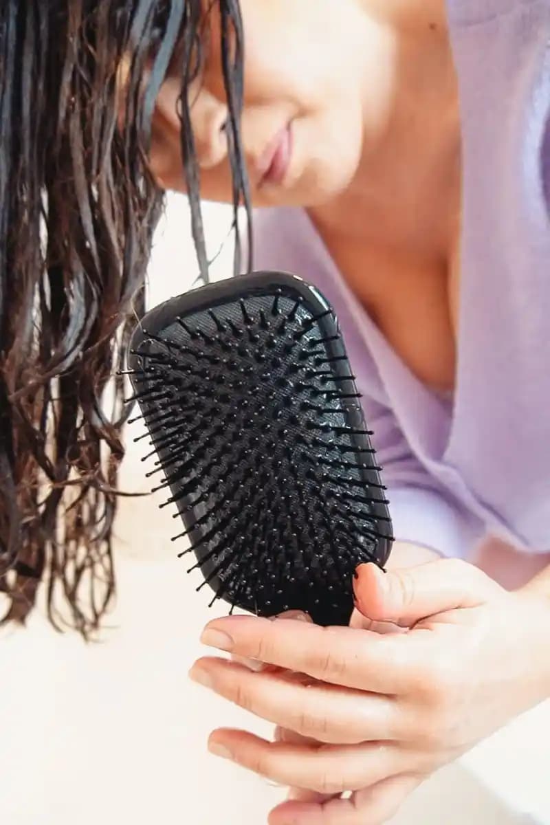 Detangle Nedir? Saç Bakımında Detangling Yöntemleri ve Önemi Hakkında Bilgi