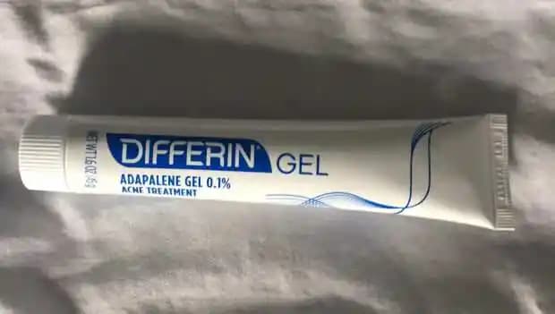 Differin Jel: Akne ve Cilt Problemlerine Etkili Topikal Tedavi Çözümü