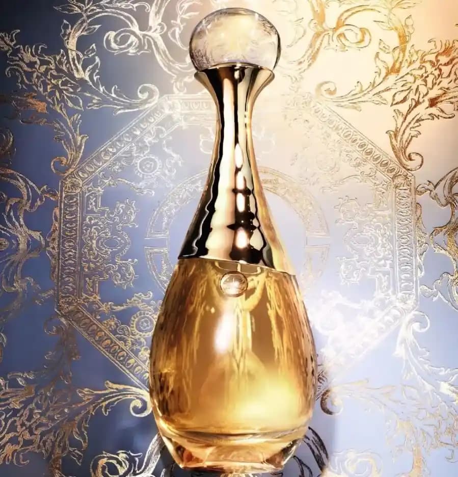 Dior Parfümleri: Zarafet ve Kalitenin Buluştuğu Etkileyici Koku Seçimi Rehberi