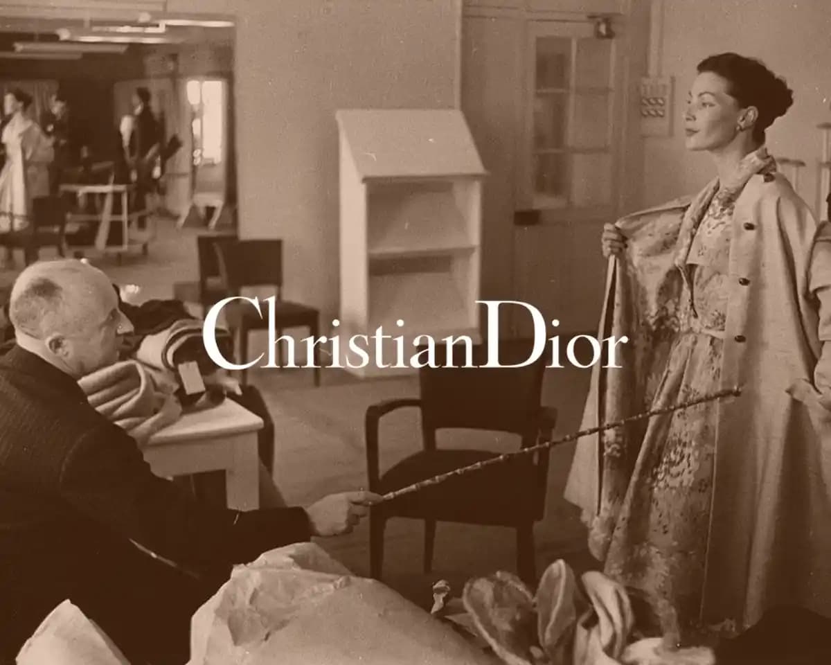 Dior Parfümlerinin Tarihi ve Modern Koleksiyonları: Zarafet ve İnovasyonun Buluşması