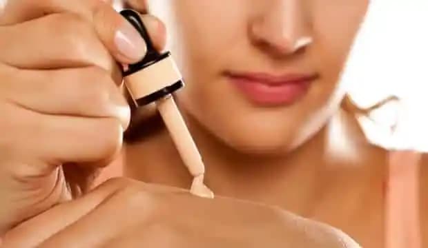 Doğal Fondötenler: Cilt Sağlığını Destekleyen Organik ve Bitkisel Makyaj Ürünleri