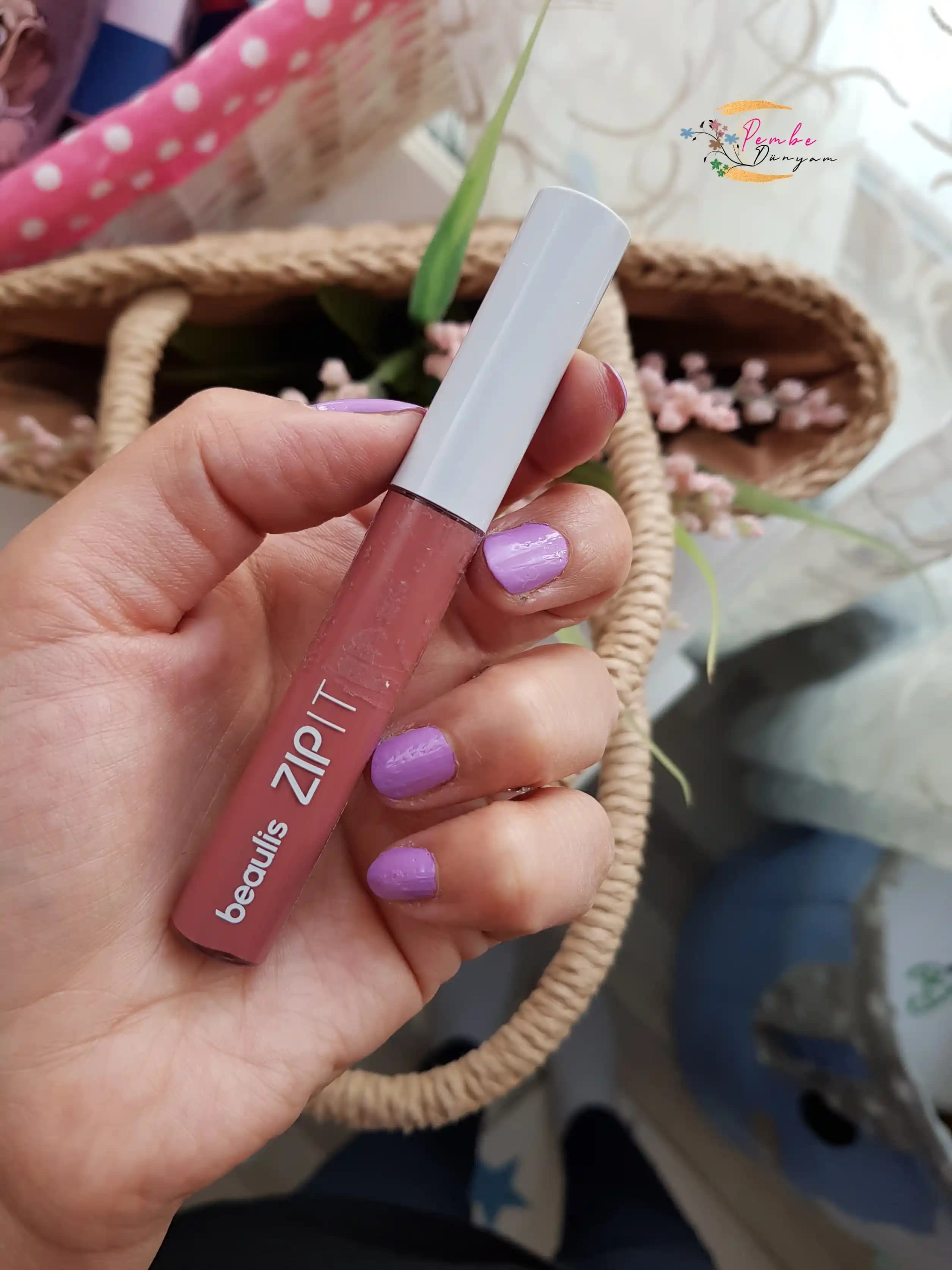 Doğal Pembe Ruj: Cilt Tonunuza Uygun Sağlıklı ve Zarif Dudak Renkleri