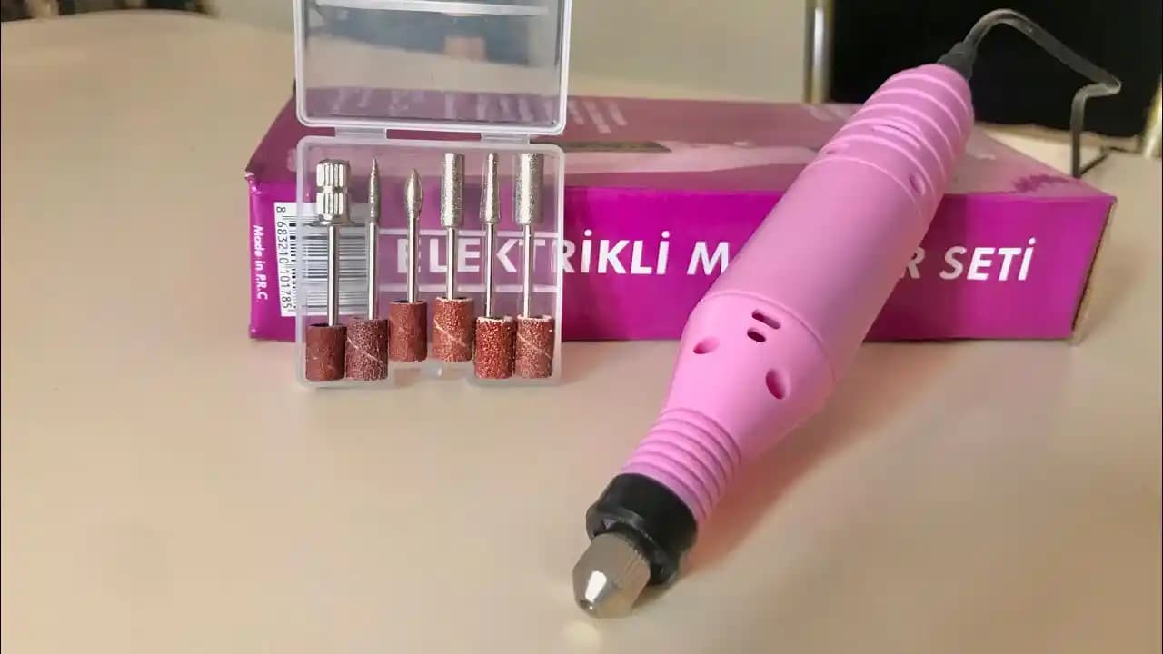 Elektrikli Manikür Seti Kullanımı: Evde Profesyonel Tırnak Bakımının Adımları